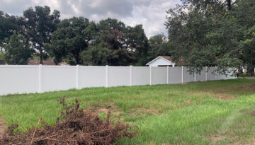 white-vinyl-fence.jpg-3